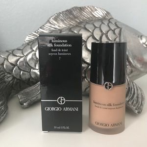 Giorgio Armani luminous silk foundation